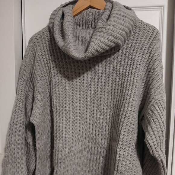 American Apparel Oversized Turtleneck Knit - Picture 1 of 8